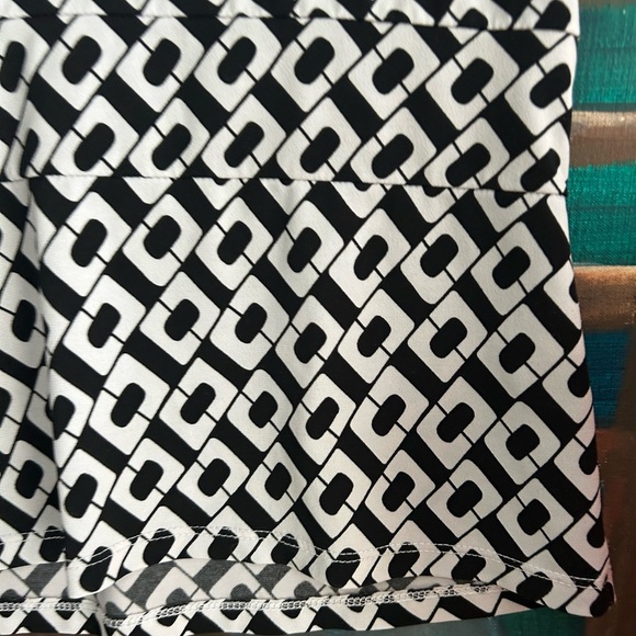 HOST PICK Cleo petites top size medium - Picture 12 of 16